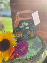 Load image into Gallery viewer, Small English Garden Wooden Handled Clutch