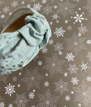 Load image into Gallery viewer, Adult/Teen Fabric covered Knot Headbands