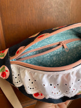 Load image into Gallery viewer, Women’s Cameo Rose Blaire bag