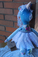 Load image into Gallery viewer, Daisy Unicorn Linen Doll