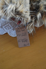 Load image into Gallery viewer, Cardinal Cotton/Fur 18-36 months size Pixie Hat