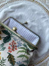 Load image into Gallery viewer, Floral Canvas Women’s Clutch