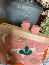Load image into Gallery viewer, Wooden Frame Floral Clutch
