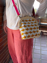 Load image into Gallery viewer, Large Wooden Frame Chicken Canvas Crossbody Clutch Bag
