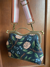 Load image into Gallery viewer, Peony Kiss Clasp Clutch Crossbody
