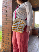 Load image into Gallery viewer, Large Wooden Frame Chicken Canvas Crossbody Clutch Bag
