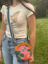 Load image into Gallery viewer, Wooden Handle floral/butterfly clutch
