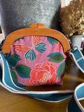 Load image into Gallery viewer, Wooden Handle floral/butterfly clutch
