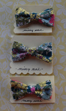 Load image into Gallery viewer, Floral Bow Clip
