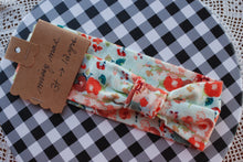 Load image into Gallery viewer, Stretch Fabric Headband Size 3-12 years aqua and floral varieties
