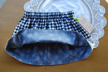Load image into Gallery viewer, Flippity Skirt Size 3 Gingham and floral
