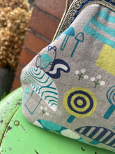 Load image into Gallery viewer, Women’s Mushroom Kiss Clasp Clutch
