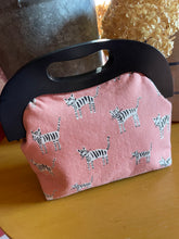 Load image into Gallery viewer, Black Wooden Retro Style Cat Clutch
