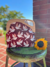 Load image into Gallery viewer, Women’s Wooden Handle Bird Clutch Bag
