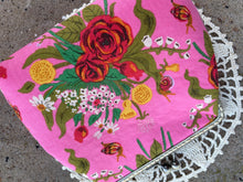 Load image into Gallery viewer, Pink Floral Cotton Women’s Clutch
