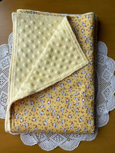 Load image into Gallery viewer, Ducklings Cotton and Minky Blanket
