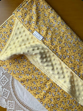 Load image into Gallery viewer, Ducklings Cotton and Minky Blanket
