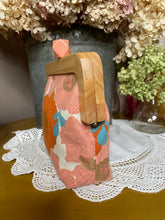 Load image into Gallery viewer, Wooden Frame Floral Clutch
