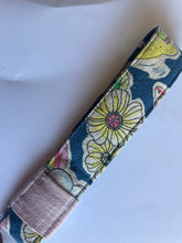 Load image into Gallery viewer, Dark Blue Tropical Key Fob

