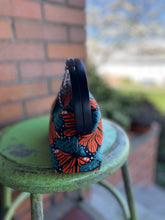 Load image into Gallery viewer, Women’s Retro Wooden Clasp Clutch-Charley Harper monarchs
