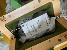 Load image into Gallery viewer, Green Rabbit Wooden Frame  Clutch
